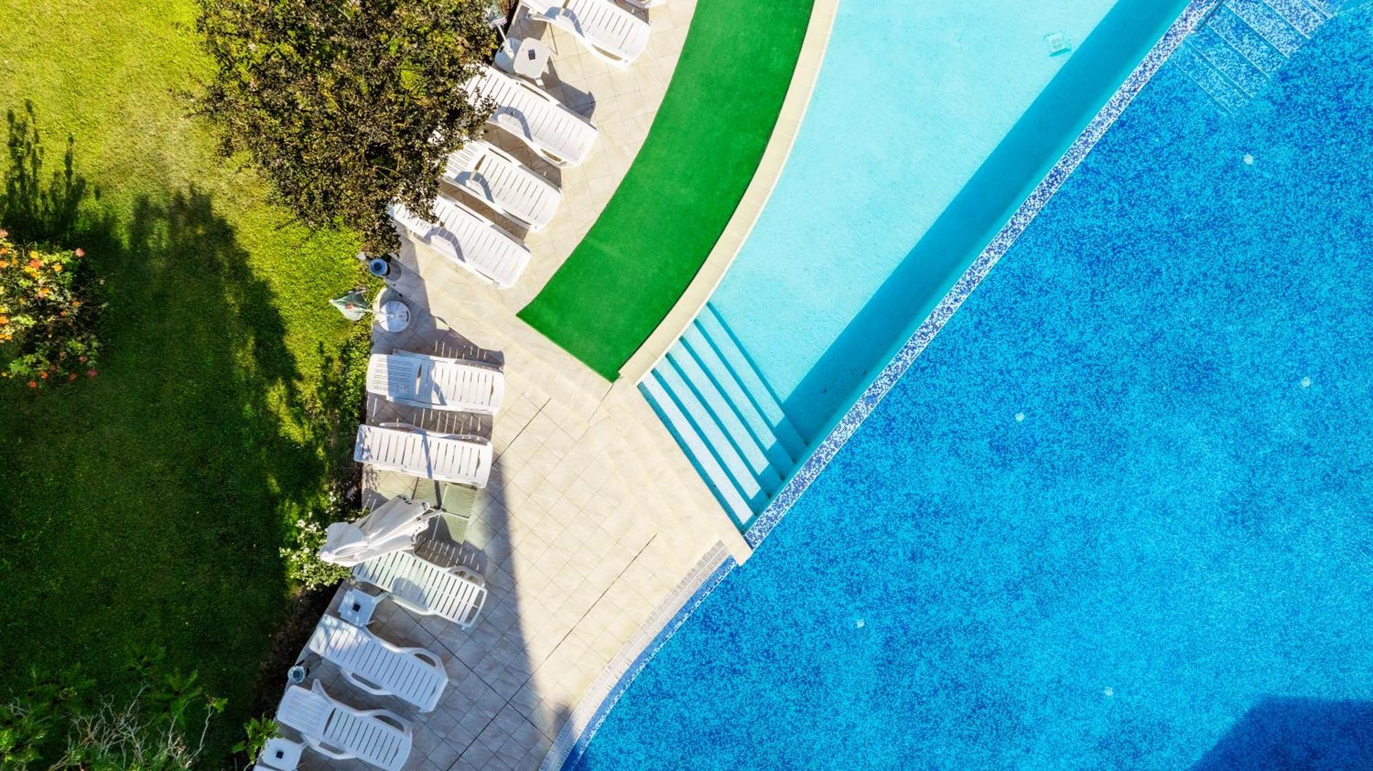 Aparthotel Hotel Prestige City II Primorsko Bagian luar foto