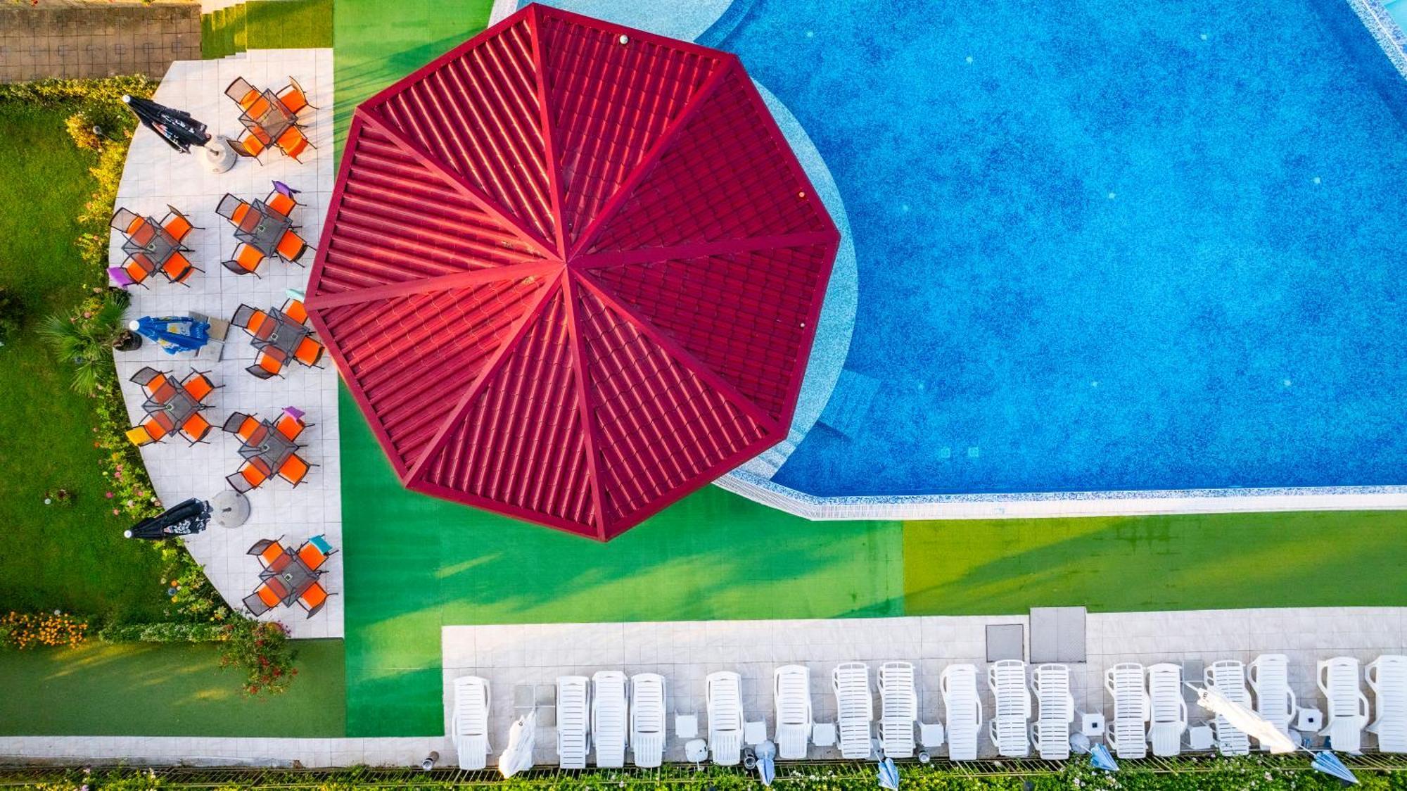 Aparthotel Hotel Prestige City II Primorsko Bagian luar foto