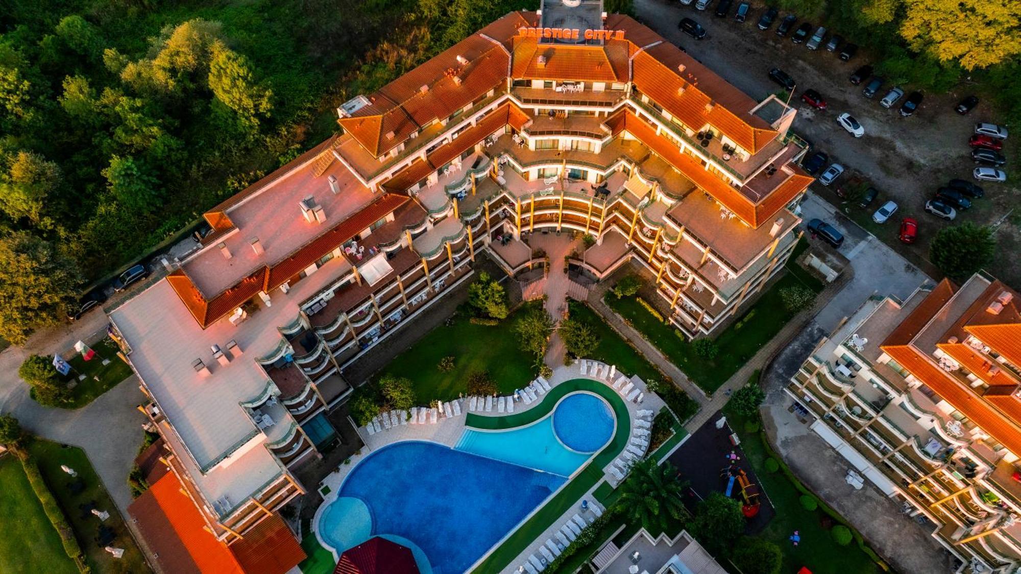 Aparthotel Hotel Prestige City II Primorsko Bagian luar foto