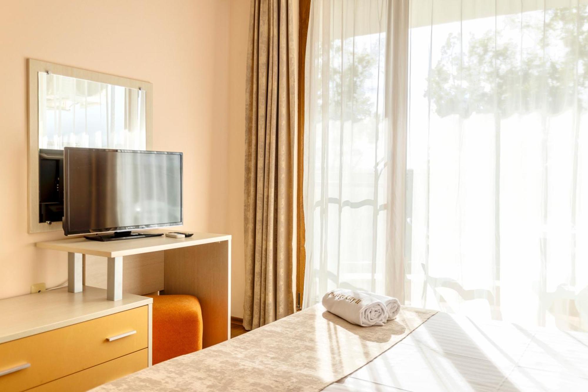 Aparthotel Hotel Prestige City II Primorsko Bagian luar foto