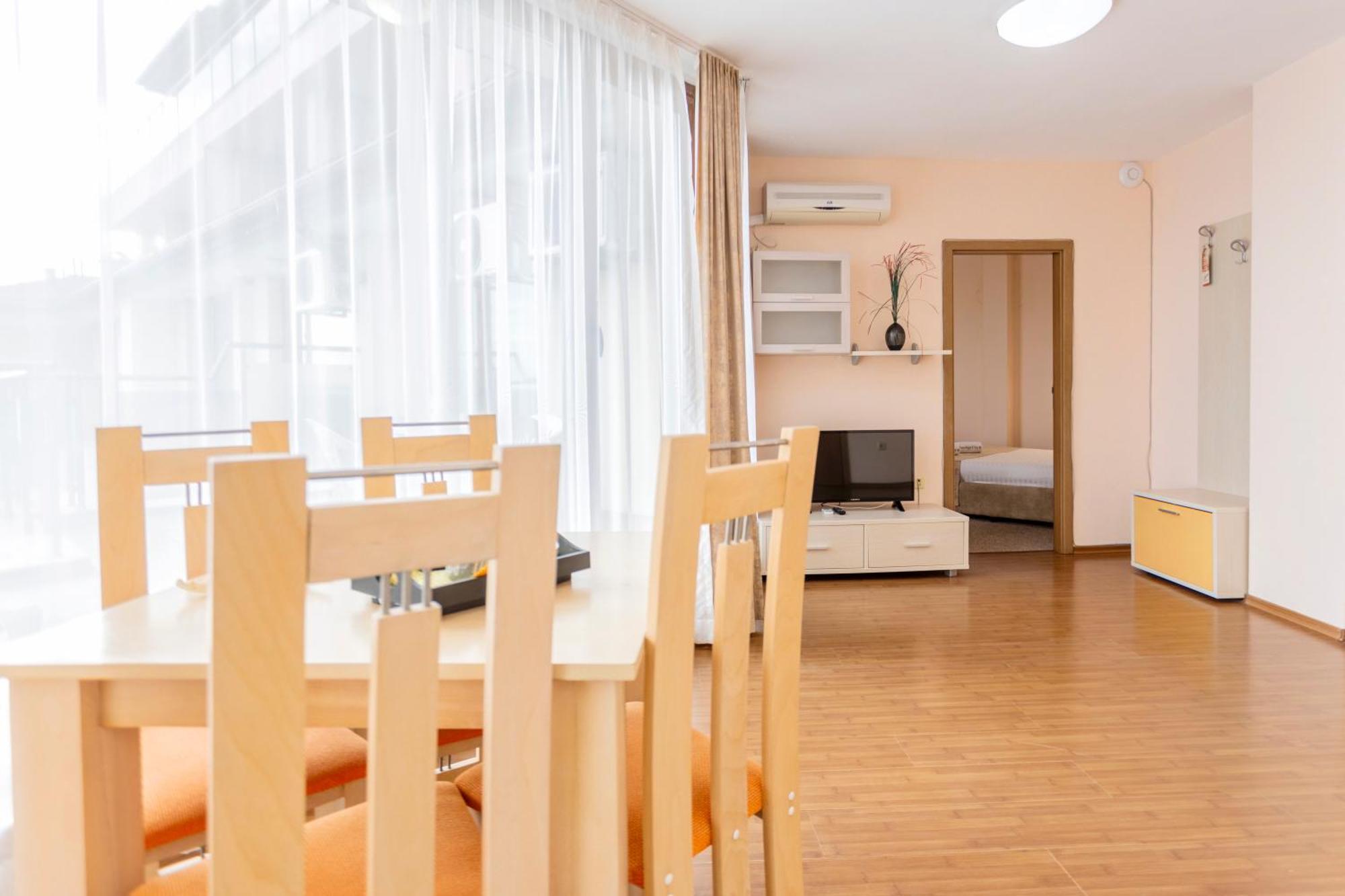 Aparthotel Hotel Prestige City II Primorsko Bagian luar foto