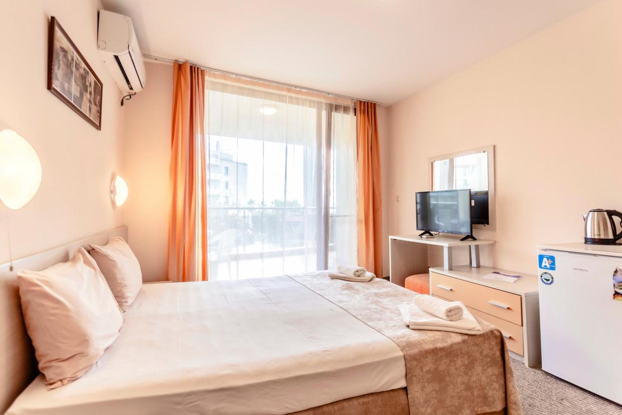 Aparthotel Hotel Prestige City II Primorsko Bagian luar foto